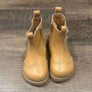 Sweet Honey Classic Chelsea Boots Size 6